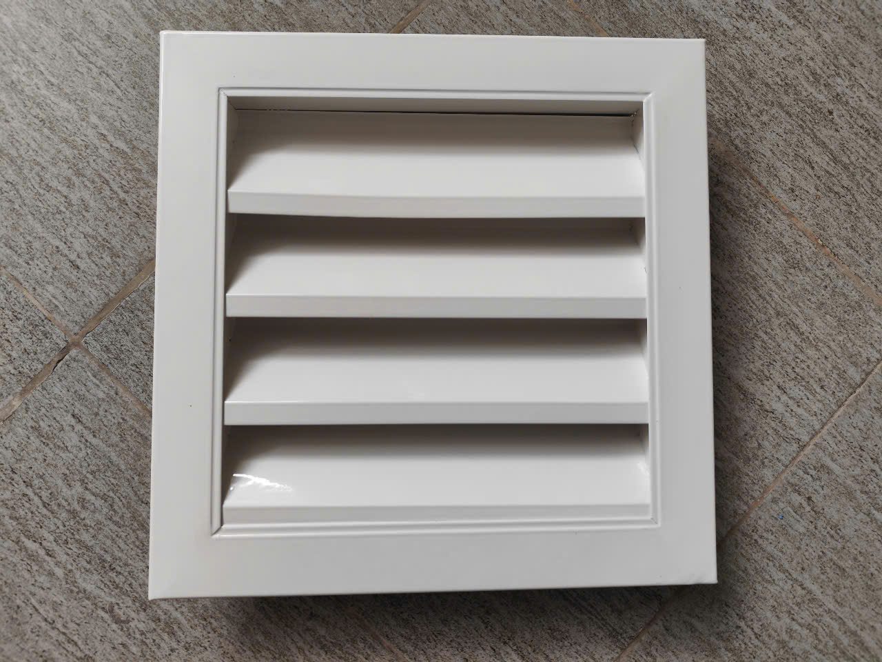 Miệng gió louver nan Z KT 250x250mm lắp thông gió ngoài trời tránh hắt mưa