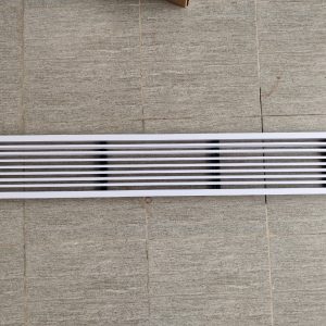 Cửa gió nan thẳng màu trắng KT 1200x150mm