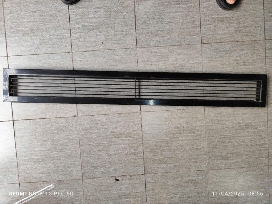 Cửa gió nan thẳng màu đen KT 1200x150mm