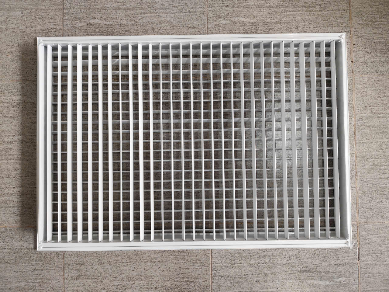 Miệng gió âm trần nan bầu dục 2 lớp 600x400